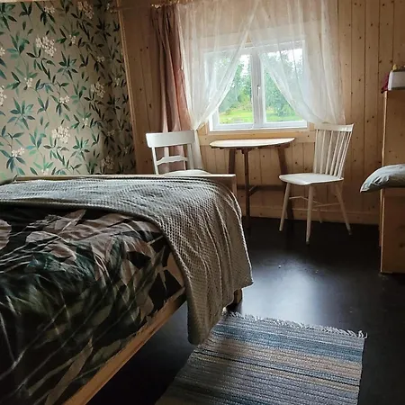 Laivu Maja Uz Aluksnes Ezera/ Boat House On A *